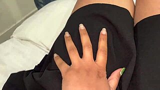 मेरा भाई अचानक मेरे कमरे में आया और मुझे अकेले में चोदा जब मैं अकेली थी 😳