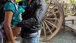 भर्ती भाभी होम फकिंग सीन में एंगेज होती है