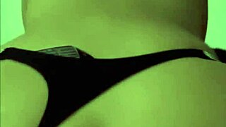 How delicious my girlfriend's big buttocks bounce! 😋