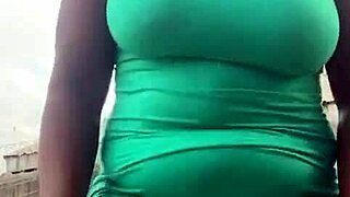 My hot wife with big ass is so sexy in homemade videos! 😘