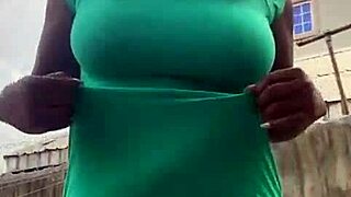 My hot wife with big ass is so sexy in homemade videos! 😘