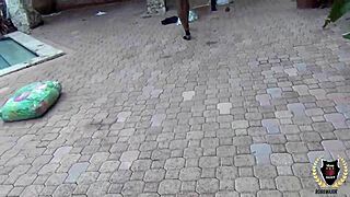 अफ्रीकी किसानों की गीली ग्रुप चुदाई में जोरदार कराहें