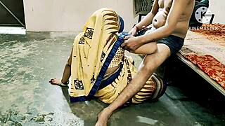 Indian desi maid blowjob deti hai aur doggystyle mein chudai hoti hai deepthroat ke saath hardcore sex mein