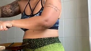 Married Woman Records Cooking Videos To Flash Her Swollen Pussy Online