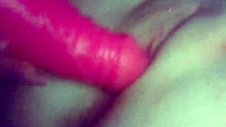 tight amateur loves playing with pussy