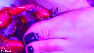 Bare toes crushing juicy fruit so wet 😏