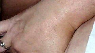 meeting milf at work on lunch break for a chat