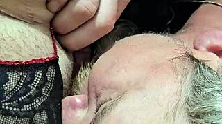 कर्वी BBW चब्बी की रसी गीली चूत खाना