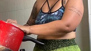 Married Woman Records Cooking Videos To Flash Her Swollen Pussy Online