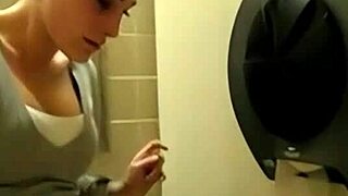 Quickly Cum In The Toilet