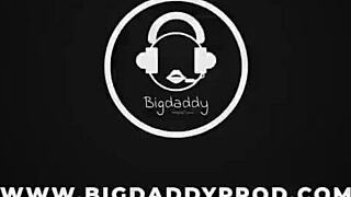 Teen delivers perfect blowjob