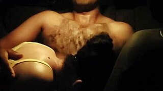 gostosa entra na piroca no carro na rua