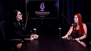 Duas gostosas tiram a roupa a cada erro no jogo da podolatria