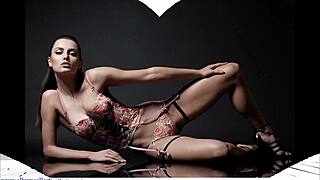 want to see my sexy bikini show?