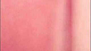 Se graba sin bragas para buscar al primer hombre que le haga un anal profundo