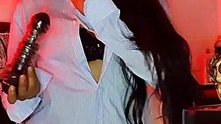 I play with my tight colombian pussy, penetrating myself with dildo until cum