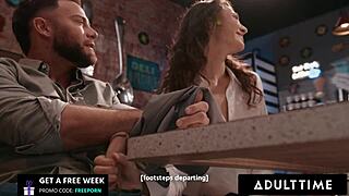 College girl Liz Jordan enjoys risky public encounter