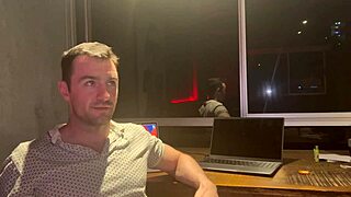 Dei Secretary Takes Boss's Bareback BWC Like a Slut 😈