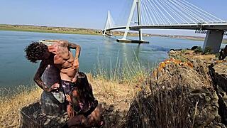 arrumando o carro e fodendo na estrada entre pa�ses - damiana brasileira safada pela europa ep5