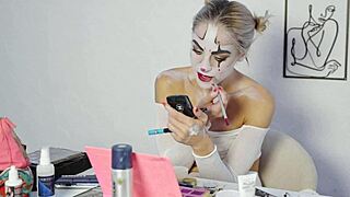 Harley Quinn makeup tutorial by Miss Daisy Diamond