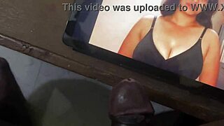 Cum tribute for my sexy aunty