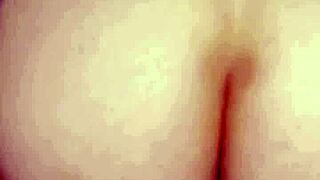 Amoosina cums on white ass in airport toilet.