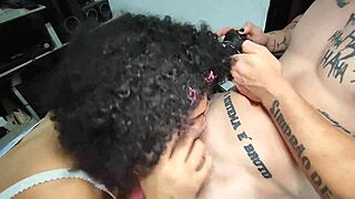 Sofie lollipop perdeu no vídeo game pro carmona teve que chupar o pau dele até ele gozar na boca dela