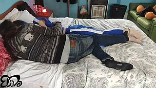 coccole nel letto prima del buon sesso a missionario creampie