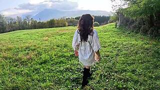 वुड्स में वॉक्स की कंपाइलेशन जो स्ट्रेंजर्स द्वारा वॉच की जाती है