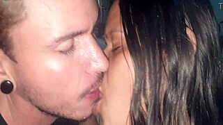 Desafio Do Beijo Na Balada Quem Gozar Primeiro Perde Alemao Tatuador E Paty Bumbum