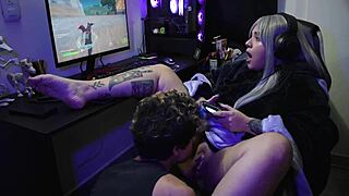 I am an otaku prostitute getting fucked while playing fortnite