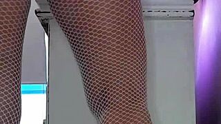 enfiando vibrador no meu cu vem se masturbar comigo amor 😍🍆