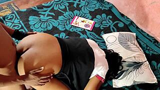 देसी सौतेला बाप सौतेली बेटी को हार्डकोर चोदता है पूरी फिल्म में