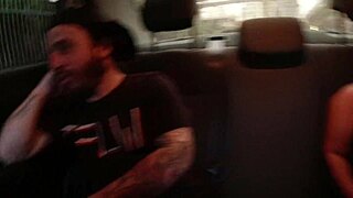 Aventuras do casal mattos - levamos o anão pitoco e a anãzinha do mau na praia pra massager a mini buceta e o mini cuzinho