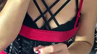 minha diabinha submissa debora prado fumando e masturbando meu pau gostoso antes de fazer um boquete guloso?