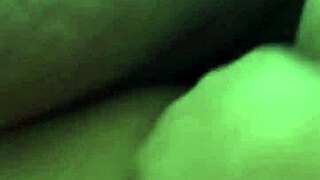 mulher do corno gozando pelo cus� no cu da mulher do corno