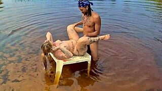 Casal Aventureiro Flagrado Fazendo Sexo Selvagem no Mangue