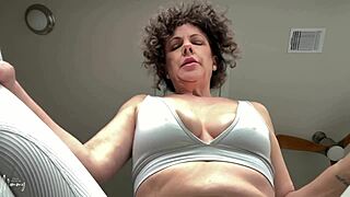 Hey beta, watch me flex my ass during this goddess workout tease