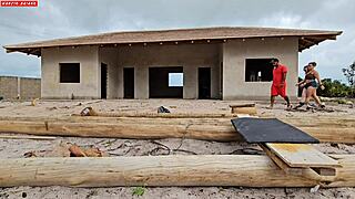 Carpinteiro Vai Receber O Pagamento E Teve Uma Surpresa Das Donas Da Obra Com 3some Anal