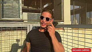 falando no telefone com minha esposa enquanto como a buceta da amiga dela