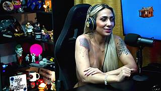 ruan asks bruna lambertini for a kiss, she sits naked on his lap - podcast popum