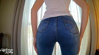 Namoradinha Bunduda Usando Jeans Coladinho Fode Gostoso E Ganha Leitinho Na Buceta Completo No Red - Mysteriouskathy