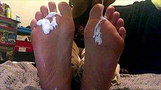 Wow! 18-Year-Old Latina Gets Creamed in Foot Worship on Webcam!