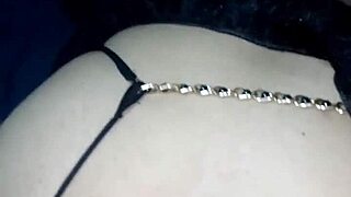 zorrita esta con su menstruacion y le doy por la vagina y por el culo