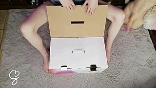 sarah sue unboxes fuck machine 😍