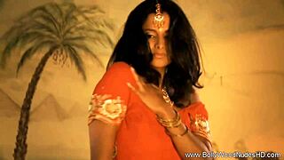 loving this indian milf dance queen performing