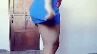 Dancing Girl Performs In First Video!