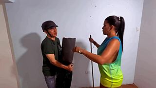 Stepsister and I had sex with the delivery man.