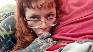 Sexo oral no carro do pai com moaning e teasing 😍