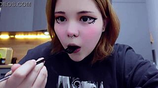 furiyssh performs a cute mugbang session